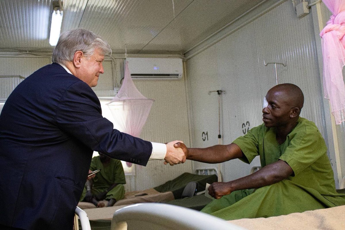 US2SOMALIA's tweet photo. We honor the bravery and sacrifice of AUSSOM and SNA troops in their fight against al Shabaab. Visiting the @aussom_ hospital, U.S. Ambassador Riley spoke to @MODVA_UPDF soldiers wounded during recent fighting in Bariire. 

The United States strongly supports AUSSOM and the Somalia National Army’s counterterrorism efforts through a wide range of security assistance programs, including logistics and medical support, for these brave soldiers who are the tip of the spear.  They take the fight to the enemy every day, making the exceptional sacrifices necessary for victory.