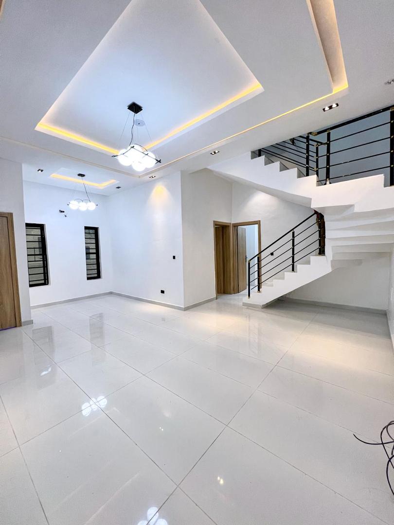 AndNosik's tweet photo. Hot Sale!!!

4 bedroom semi-detached duplex for sale at Sunshine Garden Estate behind blenco supermarket by Lekki Garden Phase 1, Sangotedo Ajah Lekki Lagos 
Price: N130m asking https://t.co/zaiBKZ53lj
