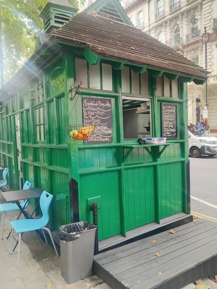 Saved by Sue's <a href="/GrosvenorGdns/">Grosvenor Gardens Cabmens Shelter</a> where much needed refreshments in terms of tea, coffee, and breakfast baguettes were consumed. 
Onwards with <a href="/theproximogroup/">Proximo</a> as part of their 30th anniversary and the Cabmen’s Shelters <a href="/ShelterFund/">Cabmens Shelter Fund</a> 150th anniversary celebrations