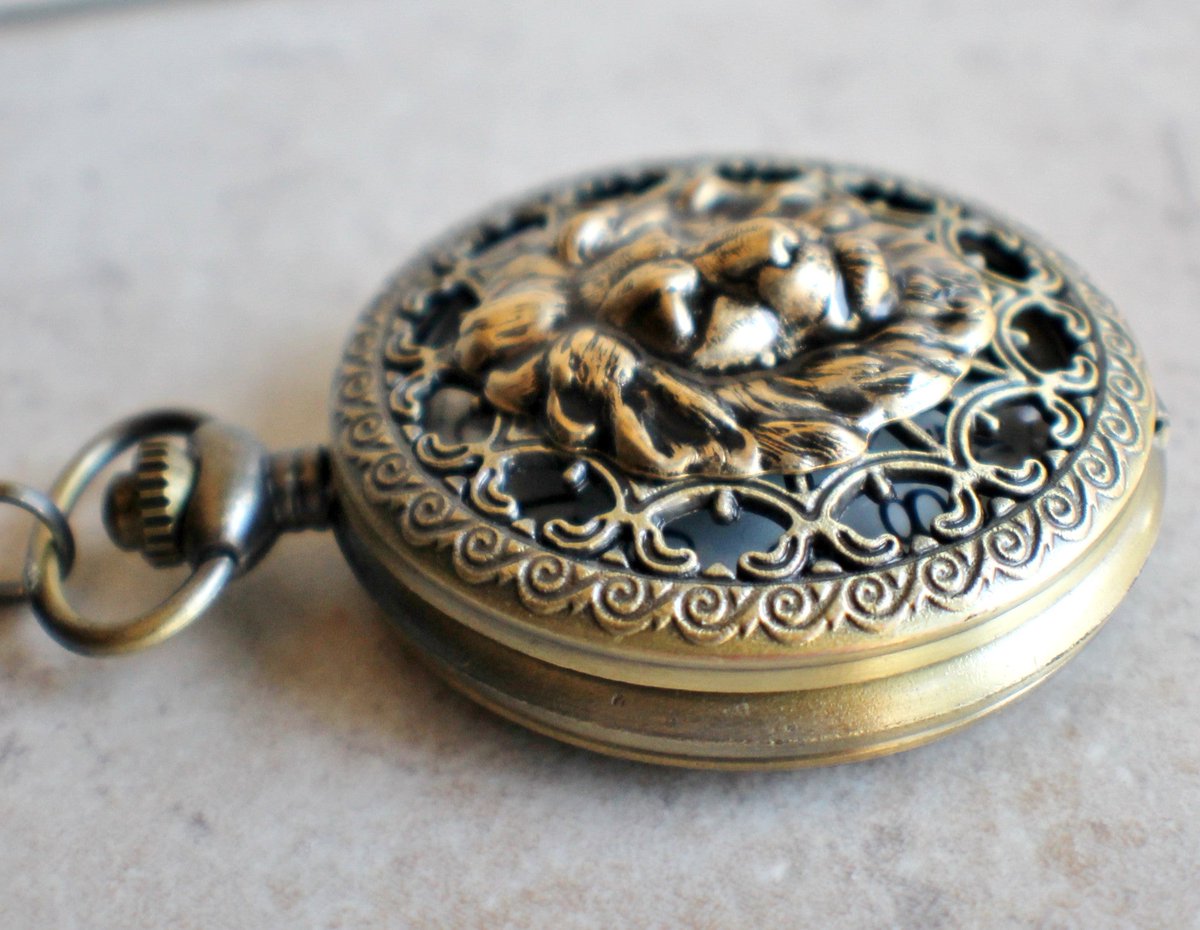 charsfavorite's tweet image. Elevate your style with our Lion Head Mechanical Pocket Watch in Bronze for just $75. A timeless piece that blends elegance and functionality—make it yours today. #LuxuryTimepieces #WatchesOfTwitter

 Shop Now charsfavoritethings.com/products/copy-…