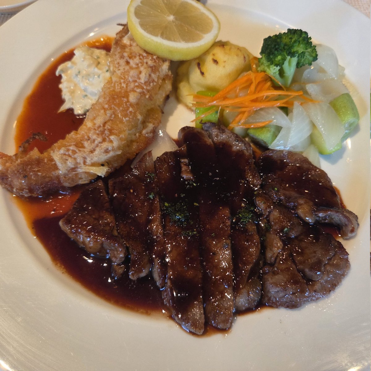 カク・タクミ tweet media