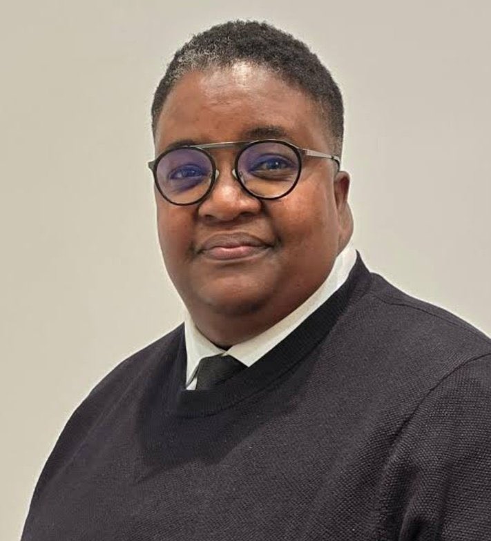 My Brother Steve is very quiet about those Nigerian moering Jollofina 

He’s waiting for mistake in the podcasts so he can speak 😭😭