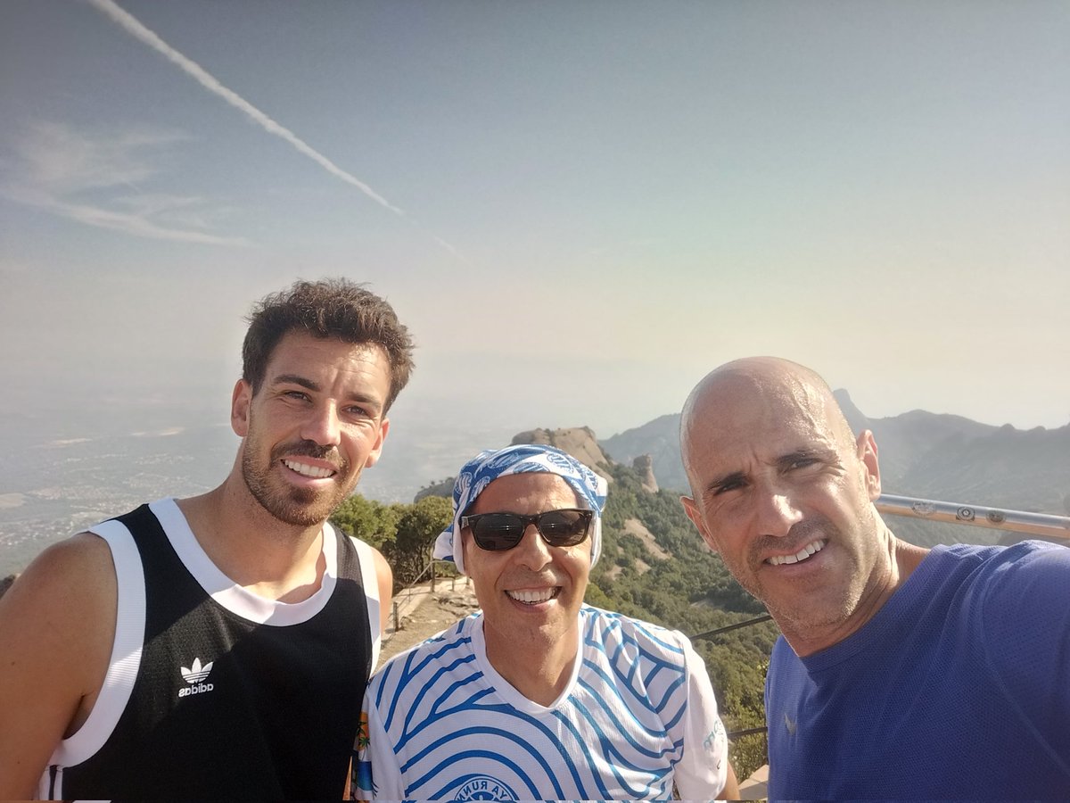 🛑🎤 <a href="/TIEMPODESPANYOL/">Tiempo de Espanyol</a> Promesa cumplida con <a href="/EduExposito/">Edu Exposito Jaen</a> y Román. Subida a Montserrat (San Jeroni) #rcde