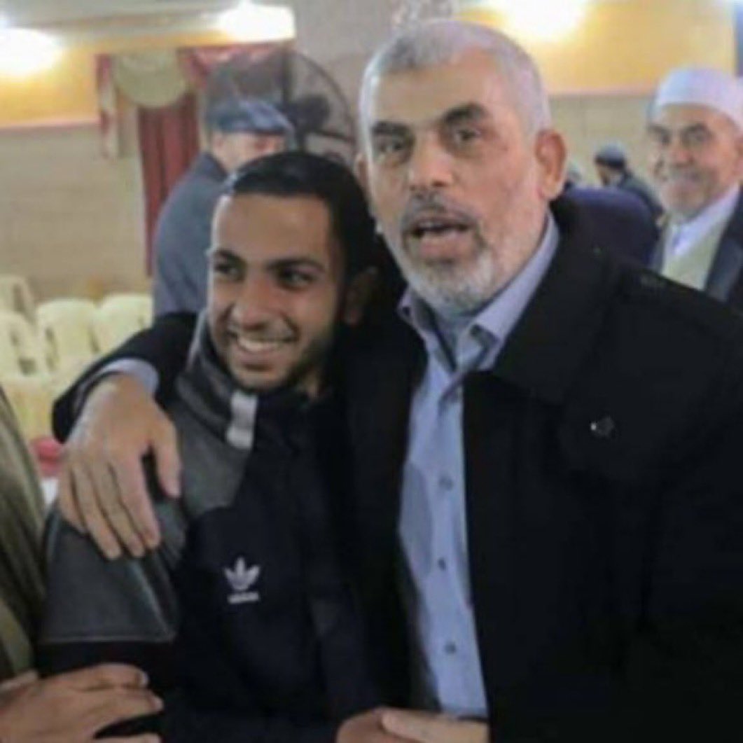 <a href="/sadeghZibakalam/">sadeghZibakalam</a> تکلیف تروریست در تمام دنیا مشخصه!
اسراییل و نوار غزه که جمهوری اسلامی نیست تا زیباکلام ها و ضرغامی ها و انیس نقاش ها و سایر تروریست ها بتونند هر غلطی بکنند،تروریست و لاشی حامی تروریست فقط زیر چتر رژیم فعلی امنیت داشته که پس از جنگ اول اسراییل(۱۲ روزه) اونم سلب شده و ظاهرا قراره