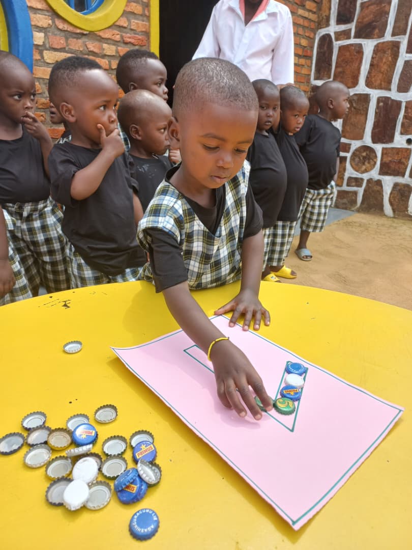 BukundikaBoaz's tweet photo. Let’s empower parents & caregivers to use local, zero-cost resources for play-based learning. 🧸🌱
Great learning isn’t expensive — it’s imaginative! 💡
#LearningThroughPlay #ECDMatters #CreativeParenting #PlayToLearn https://t.co/gbfmOq6cXx