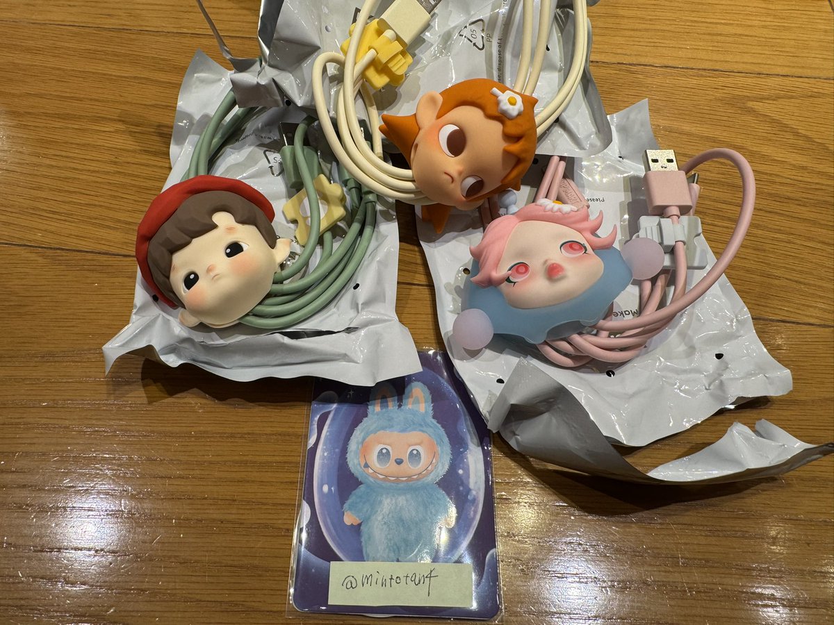 【交換】 popmart Mobile cable
ポップマート モバイル ケーブル
【譲】 画像2枚目
【求】 ラブブ
郵送にて交換希望です。
お声がけお待ちしております🙇‍♀️
スカルパンダ
ジーガ
ハチププ
