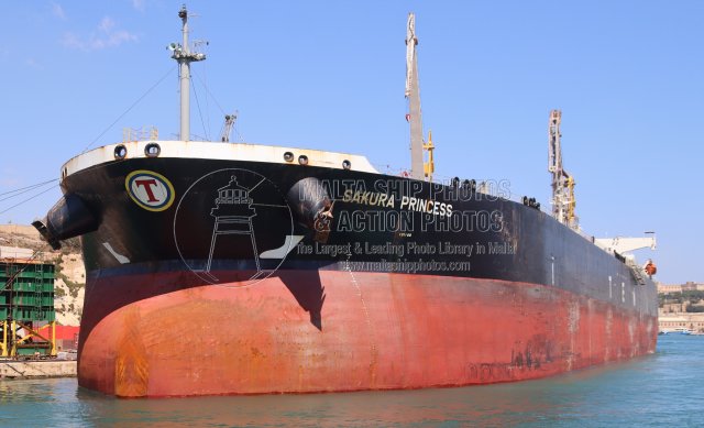 Shipguru's tweet photo. #japanesebuilt and #greekowned #crudeoiltanker #SAKURA_PRINCESS #berthed at #PalumboMaltaShipyard - 07.08.2025 - https://t.co/nfgboxcB5B - NO PHOTOS can be used or manipulated without our permission @worldshipsoc @ShippingTV @shippingdata @Rich_Ships @ShippingMag @ShipsInPics https://t.co/FDdrEbLXWK
