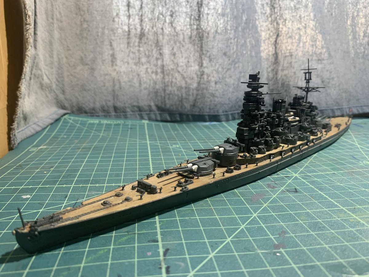Hyuuga43188403's tweet photo. 13号型改め、穂高型巡洋戦艦Ver.1944（リメイク）完成しました。こいつに関しては以前完成していたんですが納得いかず作り直した次第です。前回作った天城型と並べても遜色ない出来になったので満足

 #艦船模型
 #架空艦
  #夏祭り観艦式2025 https://t.co/ZXp3WGf66i
