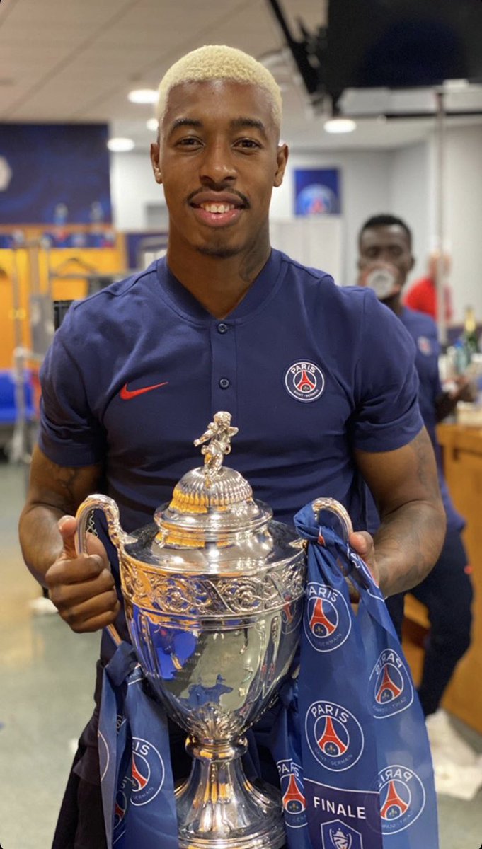 YungSteph___'s tweet image. C&apos;est tout un symbole. 30 ans aujourd&apos;hui. Né le lendemain du jour de naissance du club. Formé au club. International français. Champion du monde. Vainqueur de la LDC. Une légende de la capitale, jai nommé Monsieur Presnel KIMPEMBE mesdames messieurs. ❤️💙🎂#LAFORCE #PK3