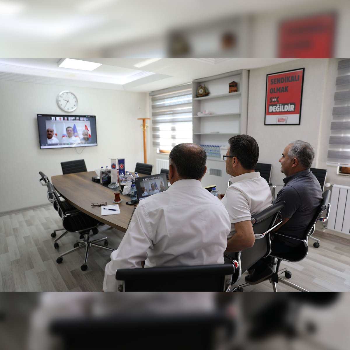 Başkanlar Kurulumuzu Çevrim İçi Olarak Gerçekleştirdik

Türkiye Sağlık ve Sosyal Hizmet İşçileri Sendikası olarak, Genel Başkanımız Sayın Hakan Toy’un liderliğinde; Genel Sekreterimiz Adem Sarıçoban, Merkez Yönetim Kurulu Üyelerimiz ve Şube Başkanlarımızın katılımıyla Başkanlar