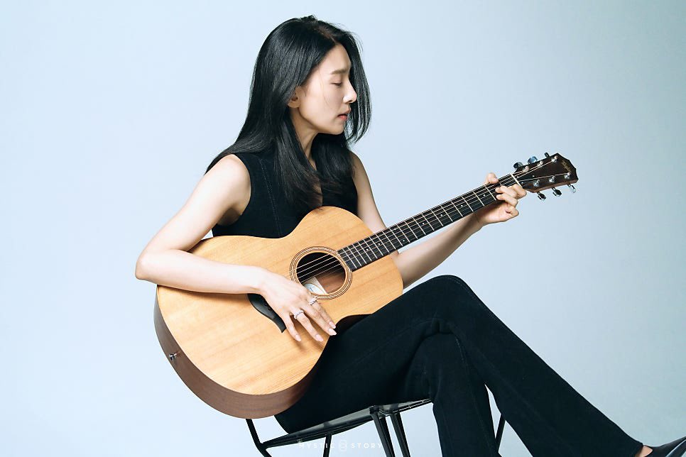 Girl is handsome and soft at the same time💘