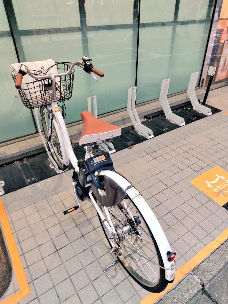 hidepon77777's tweet photo. 電車🚃止まっているし、涼しいのでコイツで帰りますか🤣🤣🤣
#hellocycle #ハローサイクル #山手線 #運転見合わせ https://t.co/mfiRvAHyFN