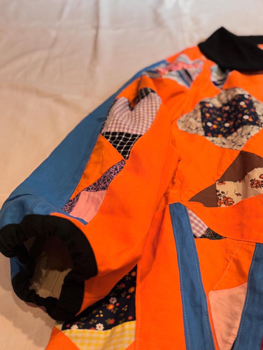 アンティークのパッチワークキルトを補修して、コートとして新たな出発。
今では入手困難な貴重な生地のパッチワークが歴史を感じさせてくれます。

#衣工房SAYOCAFE