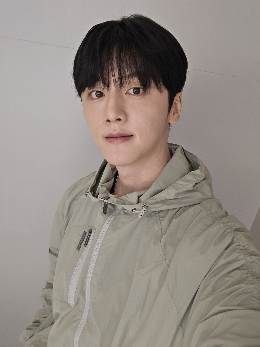 SF9official's tweet photo. 판타지 비 맞지마

#SF9 #YOUNGBIN https://t.co/CQyjUteSU9