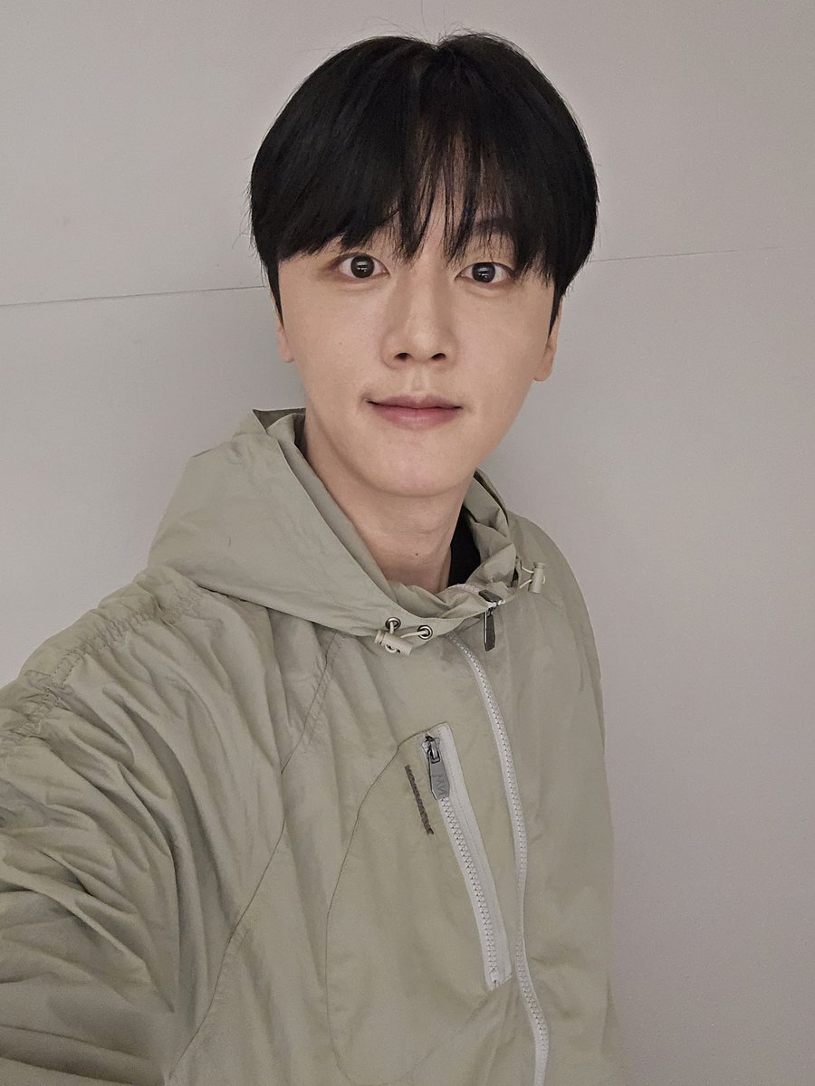 SF9official's tweet photo. 판타지 비 맞지마

#SF9 #YOUNGBIN https://t.co/CQyjUteSU9