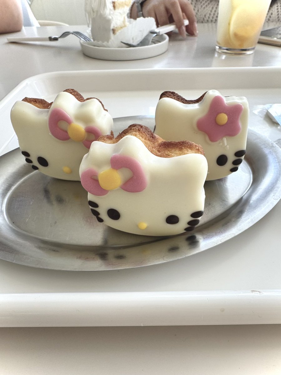 헬로키티 🎀💭