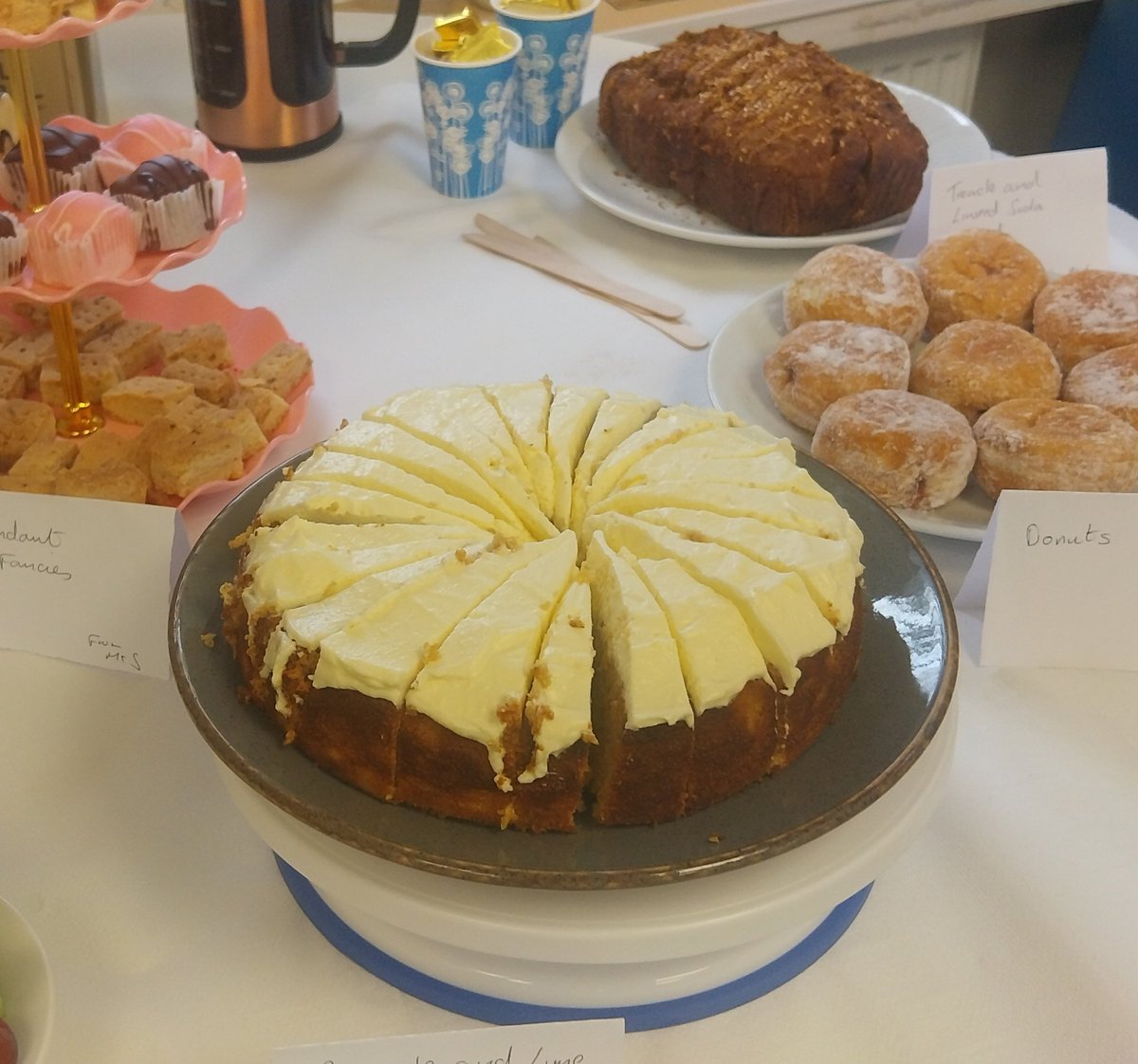 heidi_ed's tweet photo. I've been so busy I forgot to post last weeks #TeaAt3 so here it is (before this weeks)
A summery  🍍 and lime cake, grapefruit and pink peppercorn shortbread, treacle and linseed bread, donuts and a vegan victoria sponge.
#MoreThanJustCake #BuildingCultureThroughRitual @RCollEM https://t.co/RniSsTConp