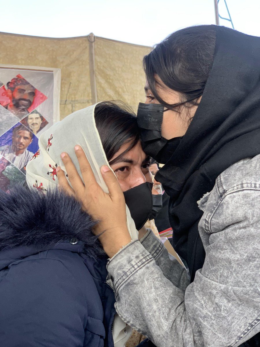 Rukhsanabalochh's tweet photo. اے درداں کئے بہ مار ایت ؟

💔💔

#ReleaseAzeemDost
#ReleaseBYCLeaders https://t.co/HC9WSefy96