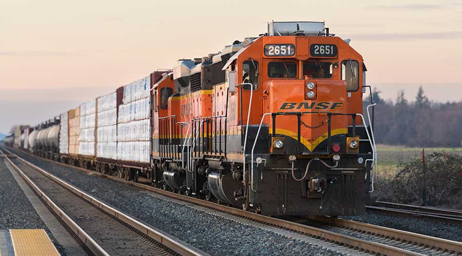 rail_pro_mag's tweet photo. AAR: Carload gain continued, intermodal volume rebounded in July https://t.co/3l9h7K75M4 #RailIndustry #Intermodal #Carload https://t.co/21FqL14ouP