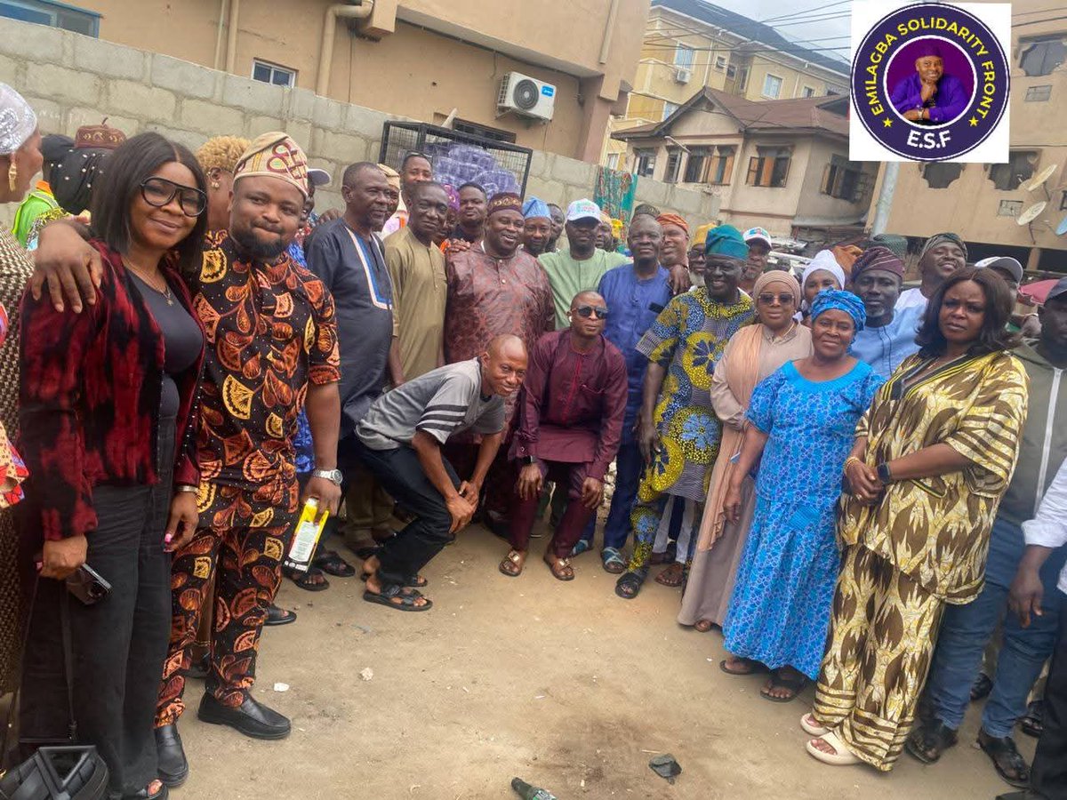 Hon. Kolawole Emilagba Jubril Flag off ceremony of Jebba by Osholake road construction with Dignitaries,stakeholders and residents..

EMI/MOMOH is at work...
God bless our chairman..

Hon. Emilagba Jubril kolawole
Executive chairman
Lagos-Mainland LGA