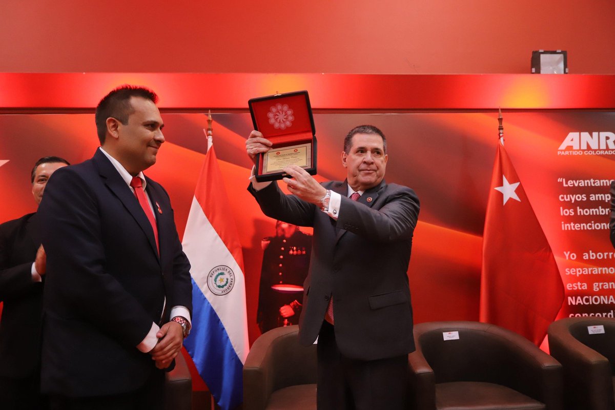 honorcolorado_'s tweet photo. Primer Foro Energético Republicano. Del evento, participó el presidente de la Junta de Gobierno,
@Horacio_Cartes
, quien expresó “Junto con el Círculo de Ingenieros Colorados, hemos organizado este Foro Republicano en materia energética". ➕📷 https://t.co/71hOC3jrgn https://t.co/E2SAHH3jiY