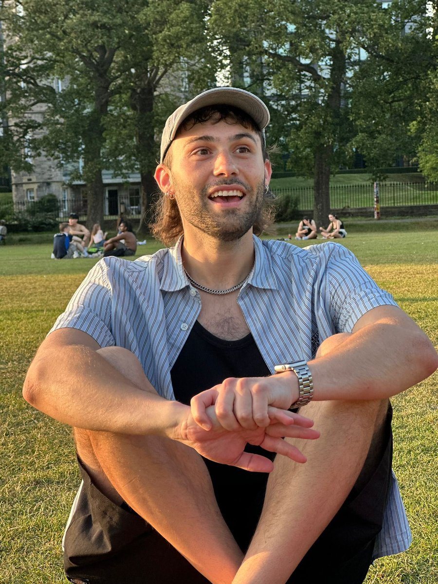 HeyRikus's tweet photo. I went outside 🥰 https://t.co/9WjSsB99gy