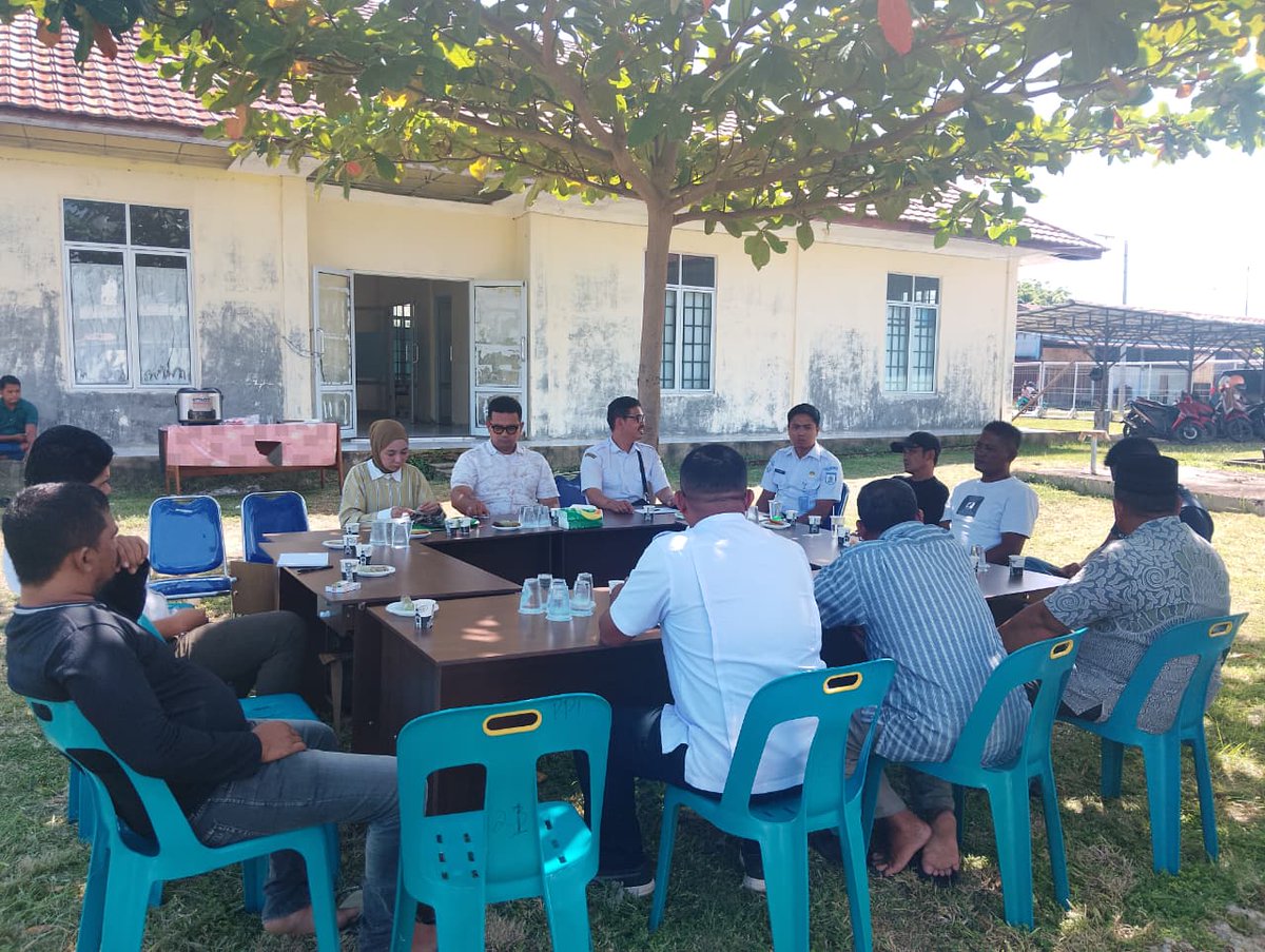 ppi_pusong's tweet image. #SahabatBahari, Kegiatan coffee morning dalam rangka implementasi penerapan kepesertaan jaminan sosial bagi awak kapal di @ppi_pusong. Bersama Kita Bisa 💪
@DkpAceh @alimanselian75 

📷Tim @ppi_pusong