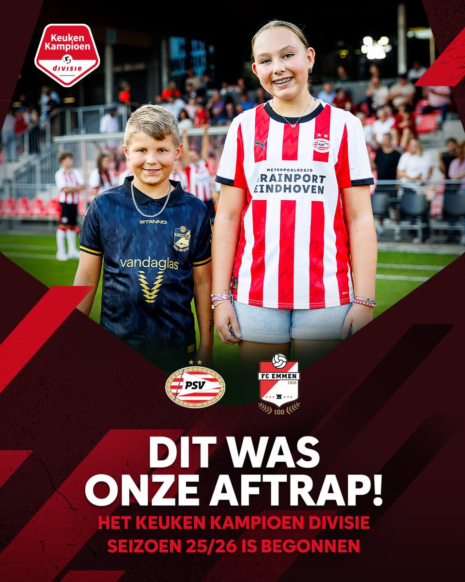 FC_Emmen's tweet photo. Lars stond in het zonnetje tegen Jong PSV! Hij nam de eerste aftrap van het seizoen! ⚽️
Na een moeilijke periode een mooie moment voor hem! 💪
#jpsEMM #100jaarEmmen #VanOnsVeurAltied #HIERKOMIKWEG https://t.co/D8ckPzinnJ