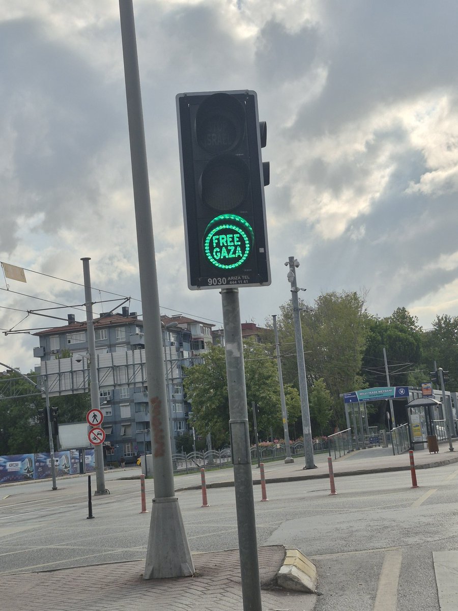 Gücümüz ve imkanımız ölçüsünde duyarlılığı devam ettirmeliyiz.
Kocaeli trafik ışıkları...
Teşekkürler Kocaeli Büyükşehir Belediyesi.<a href="/kocaelibld/">Kocaeli Büyükşehir</a> <a href="/tahirbuyukakin/">Tahir Büyükakın</a>