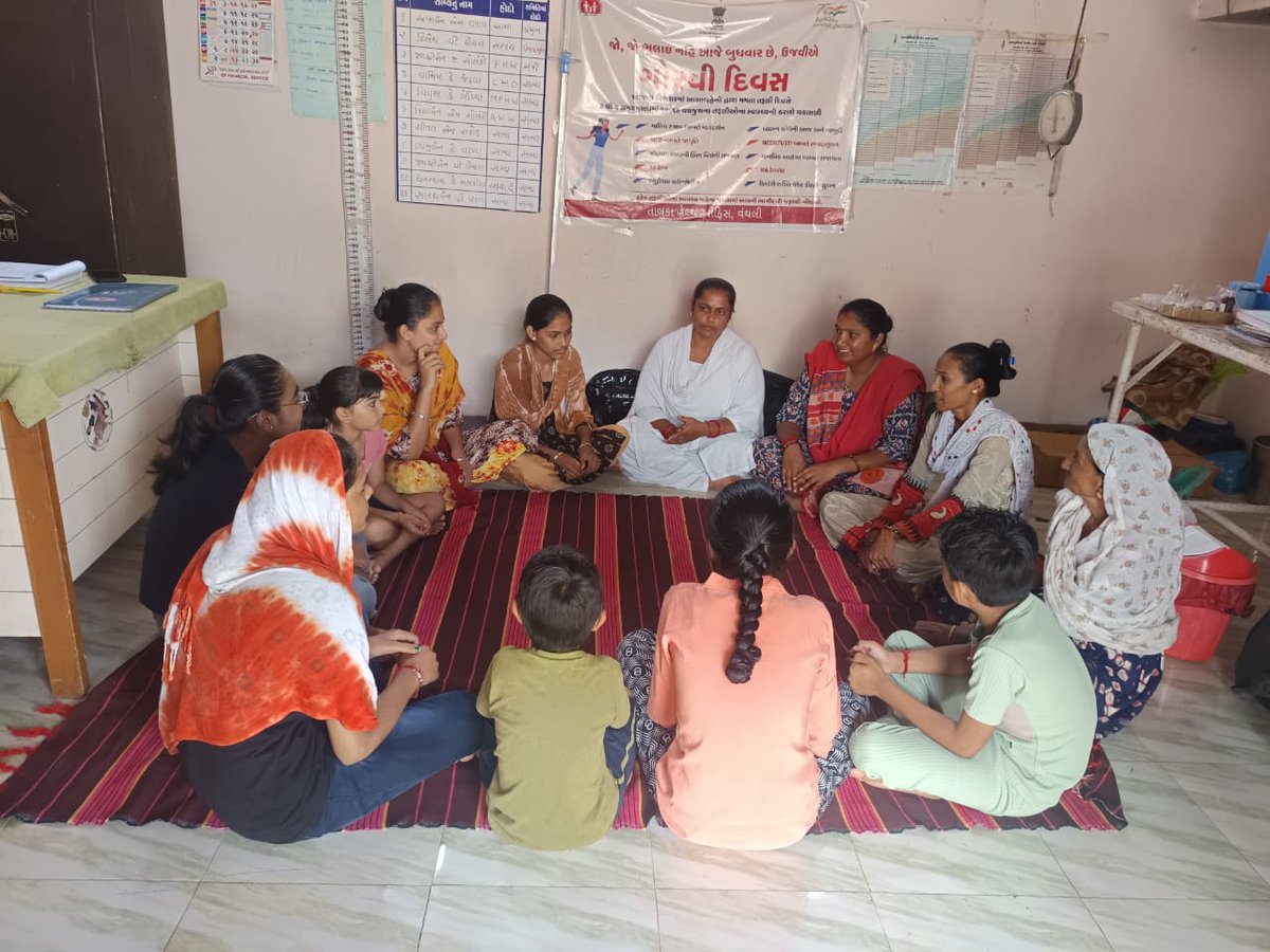 HwcBantiya's tweet photo. આજ રોજ ઘંટીયા ગામ ખાતે*  ગૌરવી દિવસ * ની ઉજવણી કરવામાં આવી તેમાં કિશોરીઓ નું હિમોગ્લોબીન, વજન, ઊંચાઈ, બી એમ આઈ ની તપાસ કરવામાં આવી અને ખોરાક વિશે ની માહિતી આપવામાં આવી.#ગૌરવીદિવસ #KishoriMeeting #JAEMIN #HealthForAll #HealthlyLifeStyle https://t.co/uYntG9UVXs