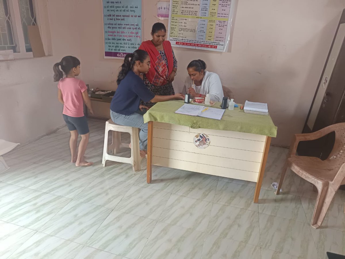 HwcBantiya's tweet photo. આજ રોજ ઘંટીયા ગામ ખાતે*  ગૌરવી દિવસ * ની ઉજવણી કરવામાં આવી તેમાં કિશોરીઓ નું હિમોગ્લોબીન, વજન, ઊંચાઈ, બી એમ આઈ ની તપાસ કરવામાં આવી અને ખોરાક વિશે ની માહિતી આપવામાં આવી.#ગૌરવીદિવસ #KishoriMeeting #JAEMIN #HealthForAll #HealthlyLifeStyle https://t.co/uYntG9UVXs