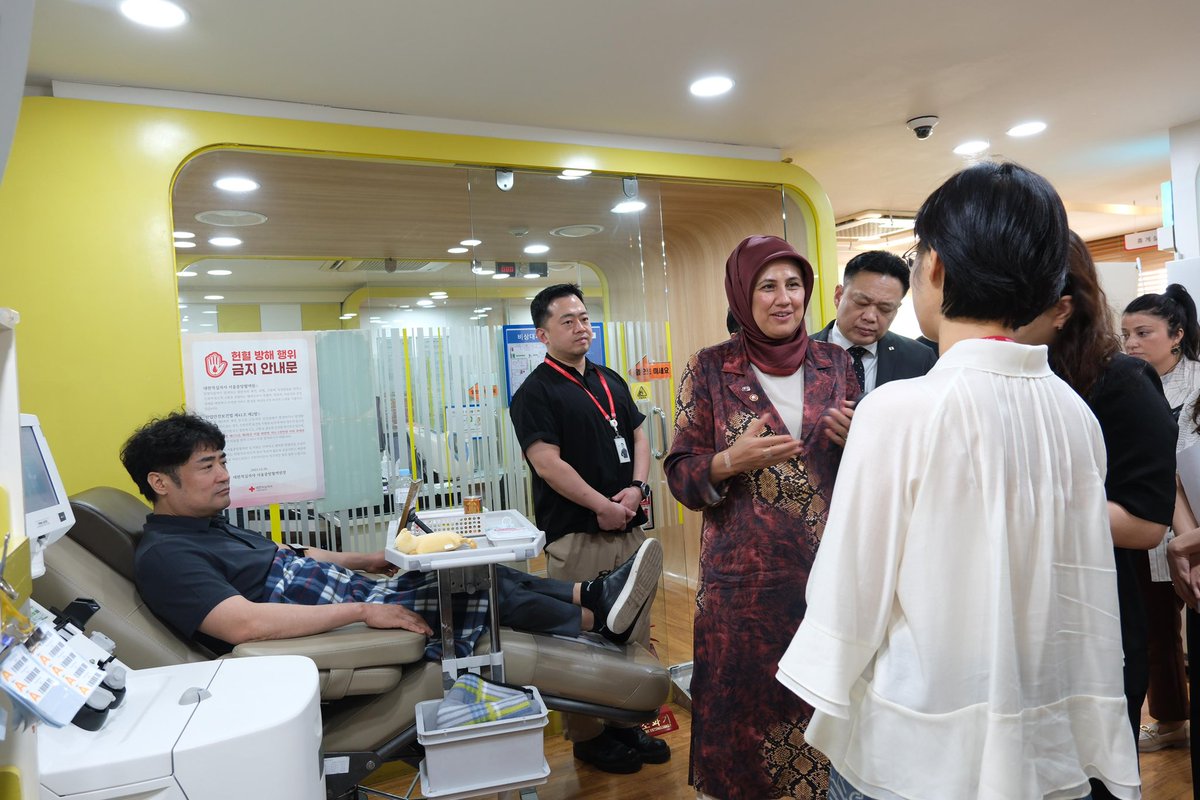 Our President Prof. Dr. Fatma Meriç Yılmaz, Secretary General of the Korean Red Cross Jongsul Park, our Board Member Ömer Faruk Çalışkan, and our Director General for International Affairs and Migration Services Alper Küçük visited the Korean Blood Fractionation Center, the