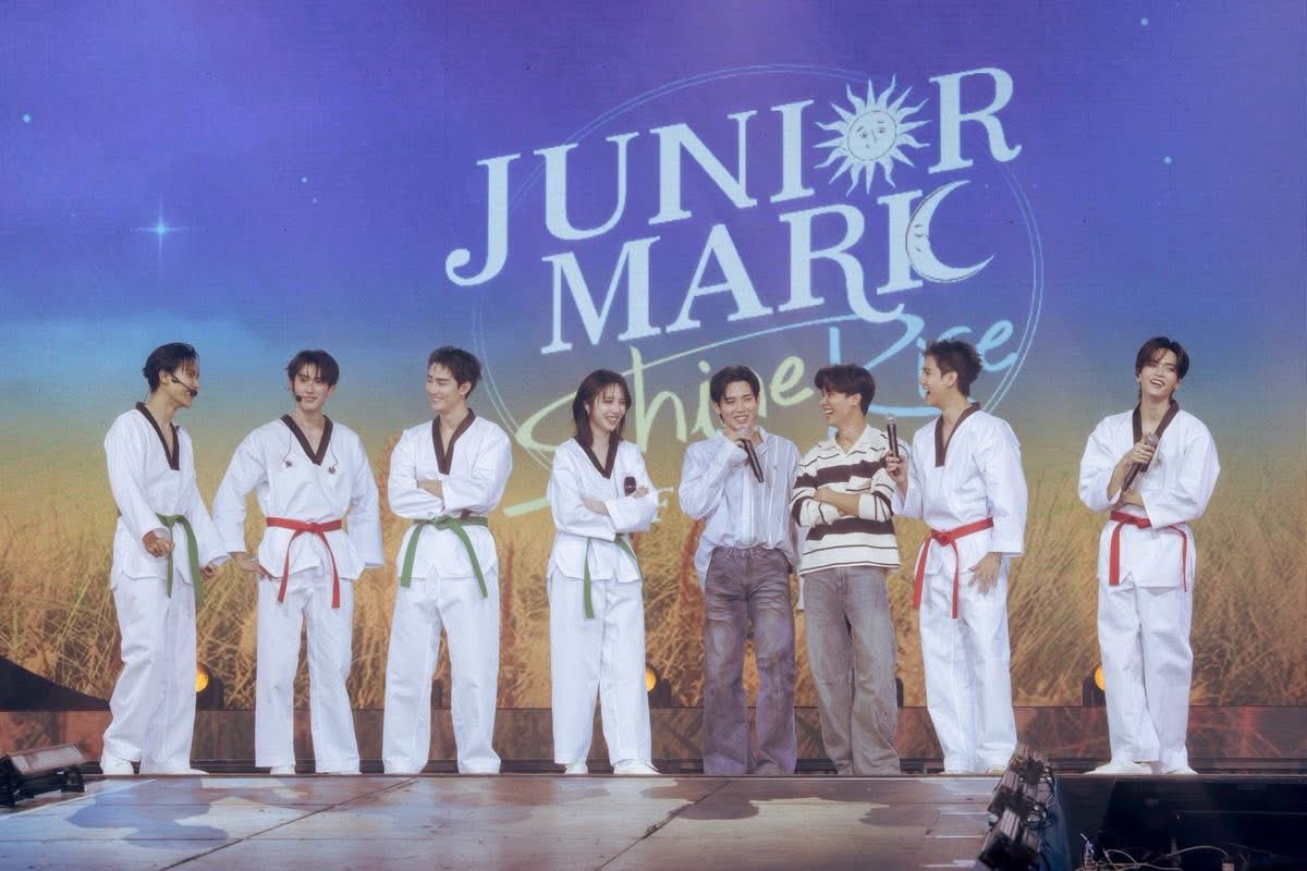 How funny that the Red belt should be on the other side but BB don't want to be separated to PP so he was on the Green belt side. 🤣🤣🤣🤣

#ฟอสบุ๊ค  #ForceBook