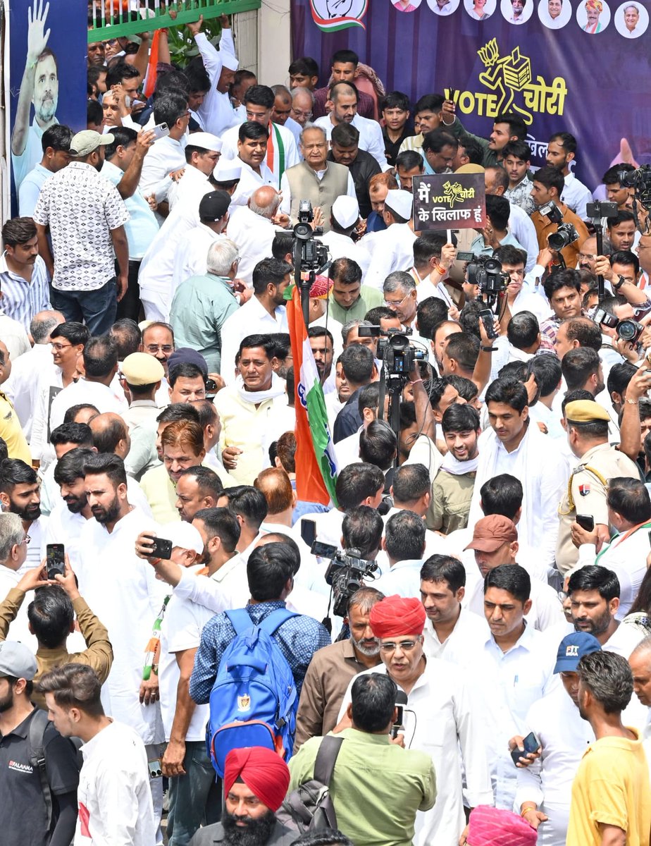 aliwajib's tweet photo. नेता विपक्ष श्री @RahulGandhi  जी ने सबूतों के साथ वोट चोरी का खुलासा किया है।
ये लड़ाई अब राजनीतिक नहीं, लोकतंत्र बचाने की है।
आइए सब मिलकर #वोट_चोरी के खिलाफ आवाज़ उठाएं और अपना मताधिकार बचाएं। #votechoriexposed 
@ashokgehlot51 @GovindDotasra @SachinPilot @INCRajasthan @INCIndia @Sukhjinder_INC @TikaRamJullyINC