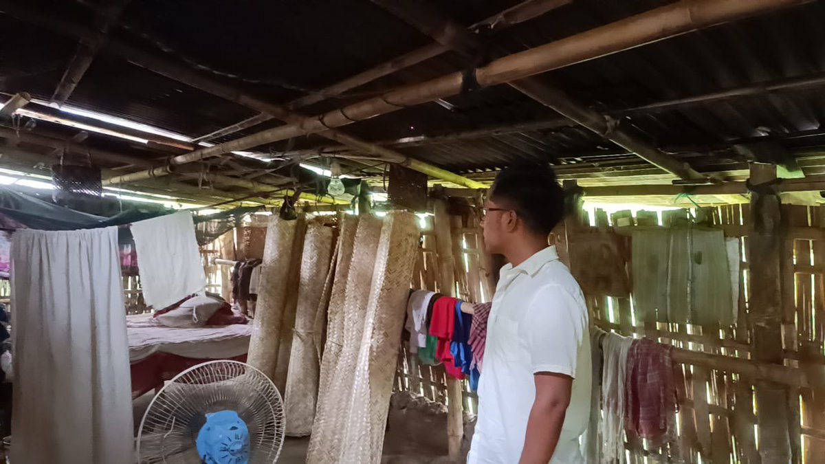 SuhelDebbarmaEM's tweet photo. Under the guidance of our beloved @PradyotManikya & Lead by Hon’ble #CEM today Extended support by distributing tin sheets to 4 families in my constituency, and will continue to provide further assistance to those in need.
#ForThePeople
#LongLiveBubagra https://t.co/YmsW7kTTAv