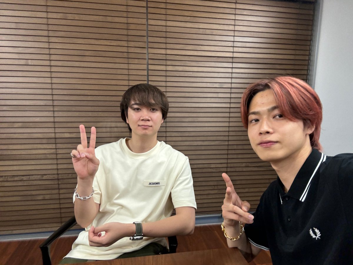 yamanimu0515's tweet photo. 最近密かに人気爆増中の塾コンビ https://t.co/pZnirQeuUe