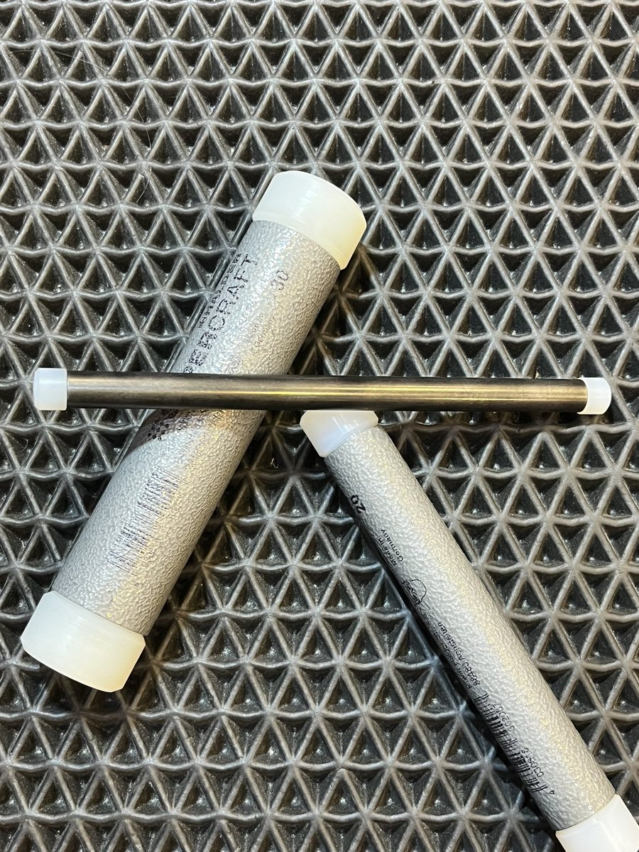 FG_HAKATA's tweet image. #ファクトリーギア
HALDER ドロップハンマー(ポンチタイプ)10mm

極細！ピンポイントで狙って叩けるドロップハンマーです。
頭径わずか10mmです！
ヘッドの素材は固くて割れにくいナイロンです👍
なかなか目立たない工具ですが、持っているとちょくちょく活躍します。

 #halder
 #工具好き