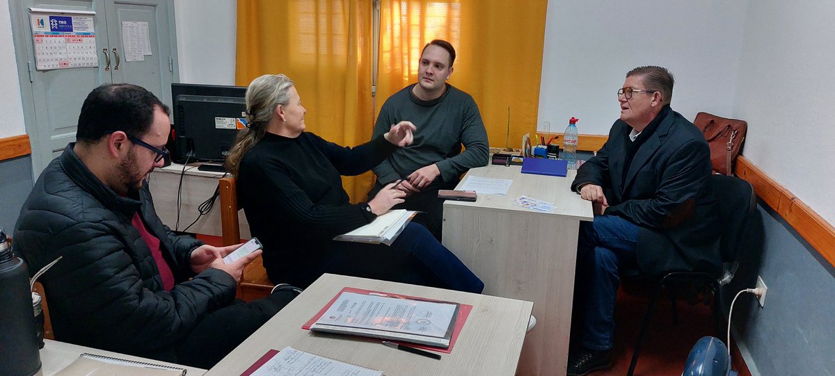 Coordinando charlas para Jóvenes en el mundo laboral en el departamento de Oberá. 
Regional II supervision secundaria.<a href="/CGEMisiones/">CGE Misiones</a> <a href="/marielagiberto/">Mariela A. Giberto</a> <a href="/Miguelpintoscge/">Miguel Pintos</a> <a href="/passalacquaok/">Hugo Passalacqua</a>