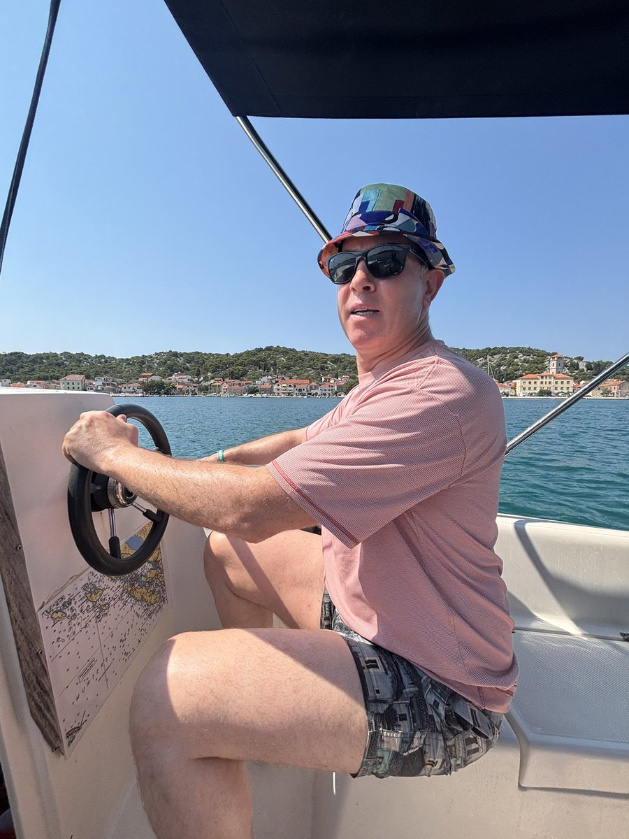 Gary_Gaz_Gazzy's tweet photo. On a boat, Fraser is driving 🛥️ 
This may be my last post on Twitter 😱 
#prayforGary  🙏🏻 https://t.co/ZJMVWxN3wI