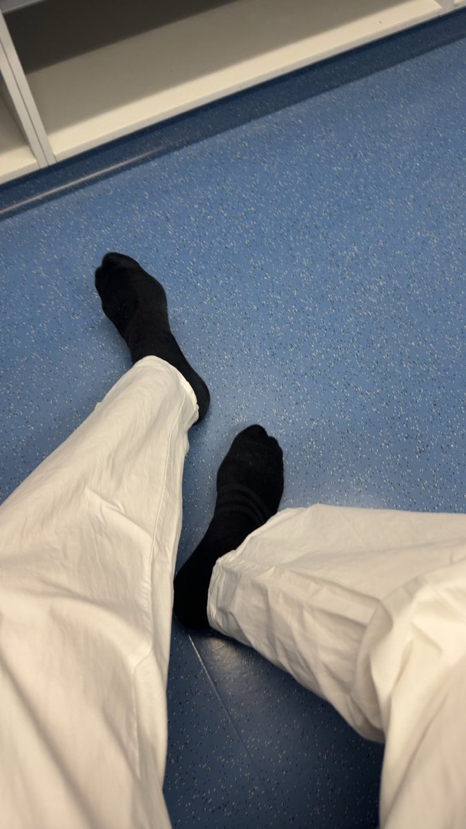 bigfeetalpha's tweet photo. Ready for work… Day 3 in these socks, letting them get even more smelly just for you 👀🖤
Size 50 feet filling them perfectly.
DM me or repost if you want more of this 👣💨
#SockLover #SockFetish #BigFeet #Size50 #Feet #SockSmell #Cashmaster #SockWorship #FeetLovers #FeetContent https://t.co/VyMBRkDNOq