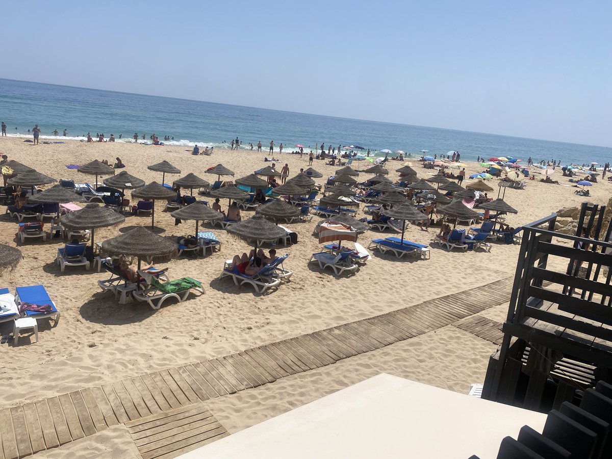 louiseseeley's tweet photo. @NCETM #mathsonholiday
5 x 14 umbrellas. Each umbrella has 2 beds ( total 16 euro ) how many beds ? How much does it cost ?
If half the umbrellas have an extra bed (6 euros) how many beds ? How much does it cost ?
2 umbrellas & beds For a day ? For a week ? For 6 weeks ? https://t.co/7gR7u7W5WZ