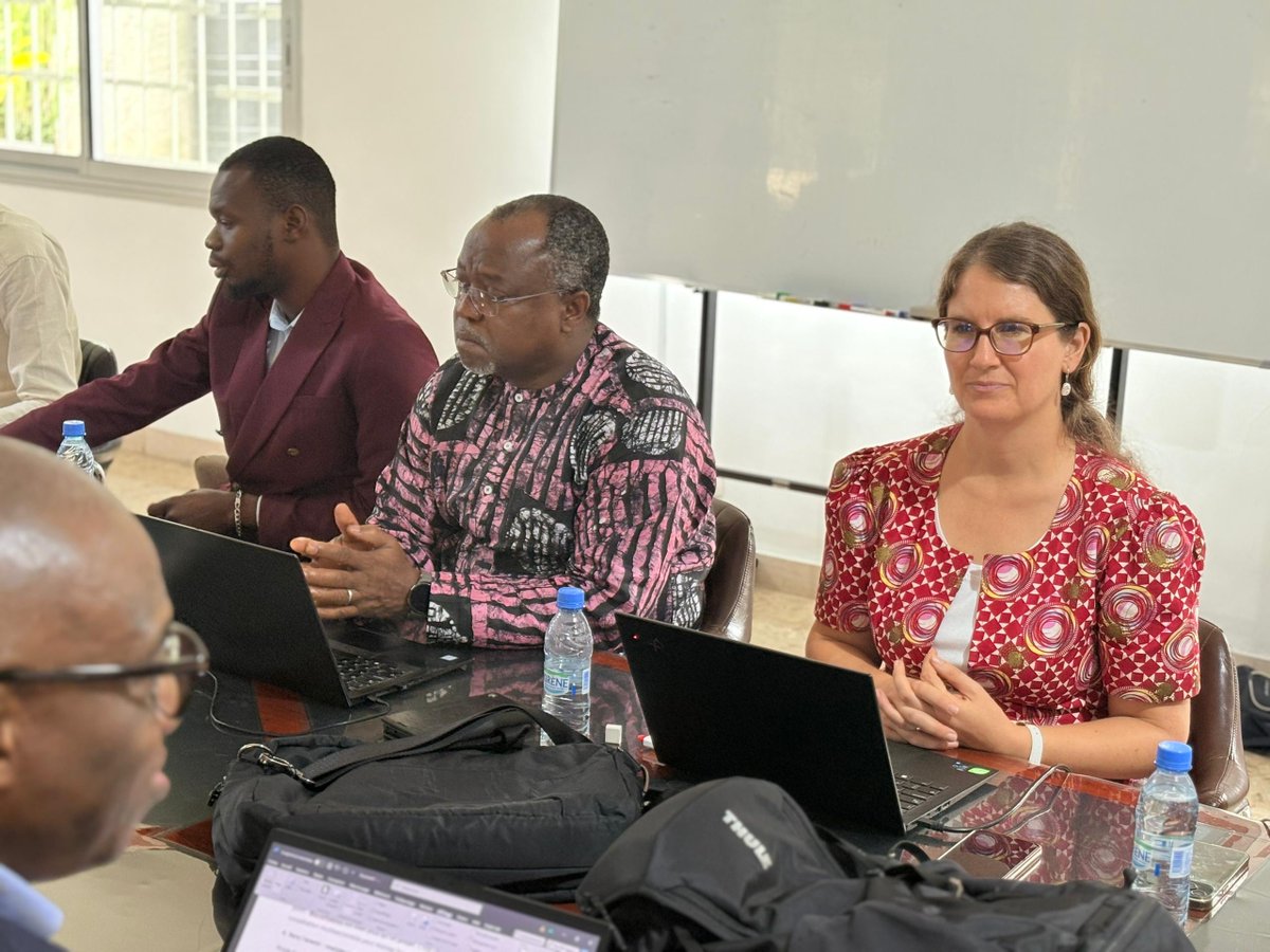 AfriqueOneREACH's tweet photo. 💉 Closure of the BlockRabies project
✅ Complete treatment rate after bite: 35% → 93% in 2 years
✅ Human & animal health coordination
👉Read article: https://t.co/w886QLDth3
#OneHealth #Rabies #CotedIvoire #BlockRabies https://t.co/U21hf5fHl8