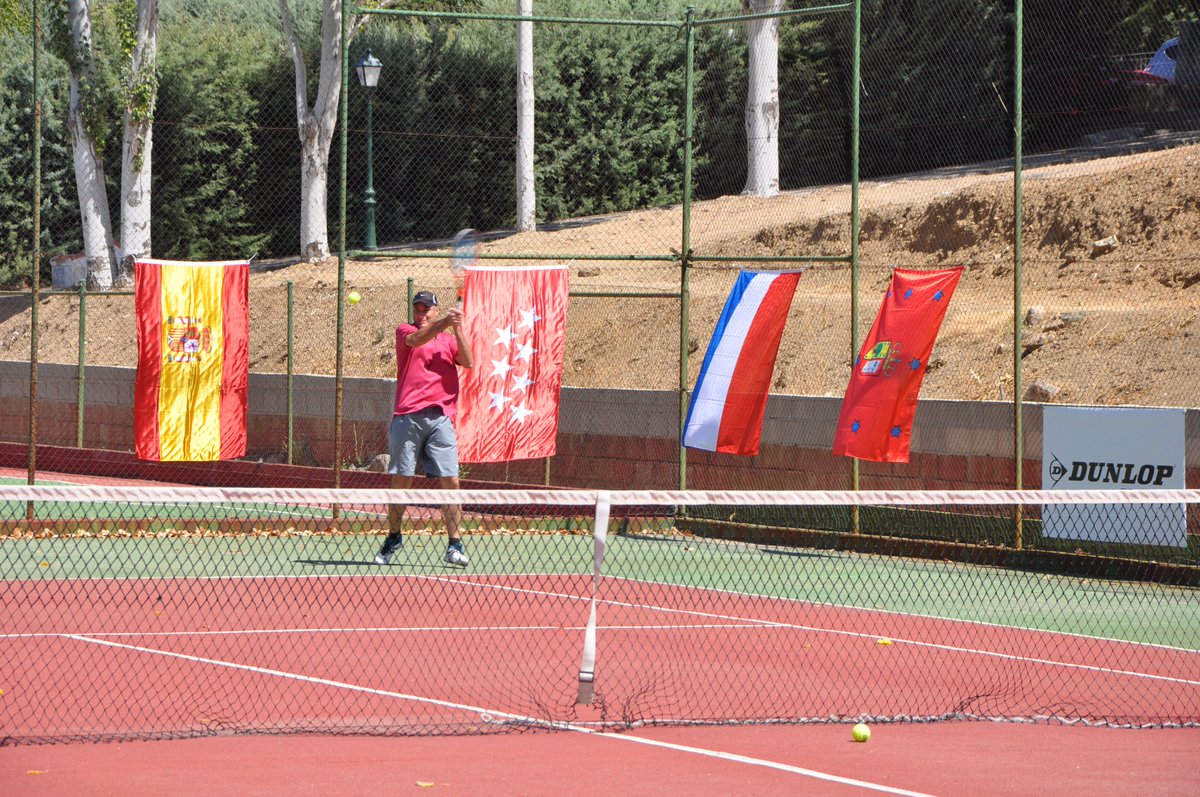Vuelve el tenis popular a Canopus y Robledo de Chavela, del 25 al 30 de agosto, para rendir homenaje al veterano local José F. Vega, en el que tomará parte uno de los más laureados veteranos del mundo, Javier Molina, a la sazón ganador en Robledo hace más de 40 años.