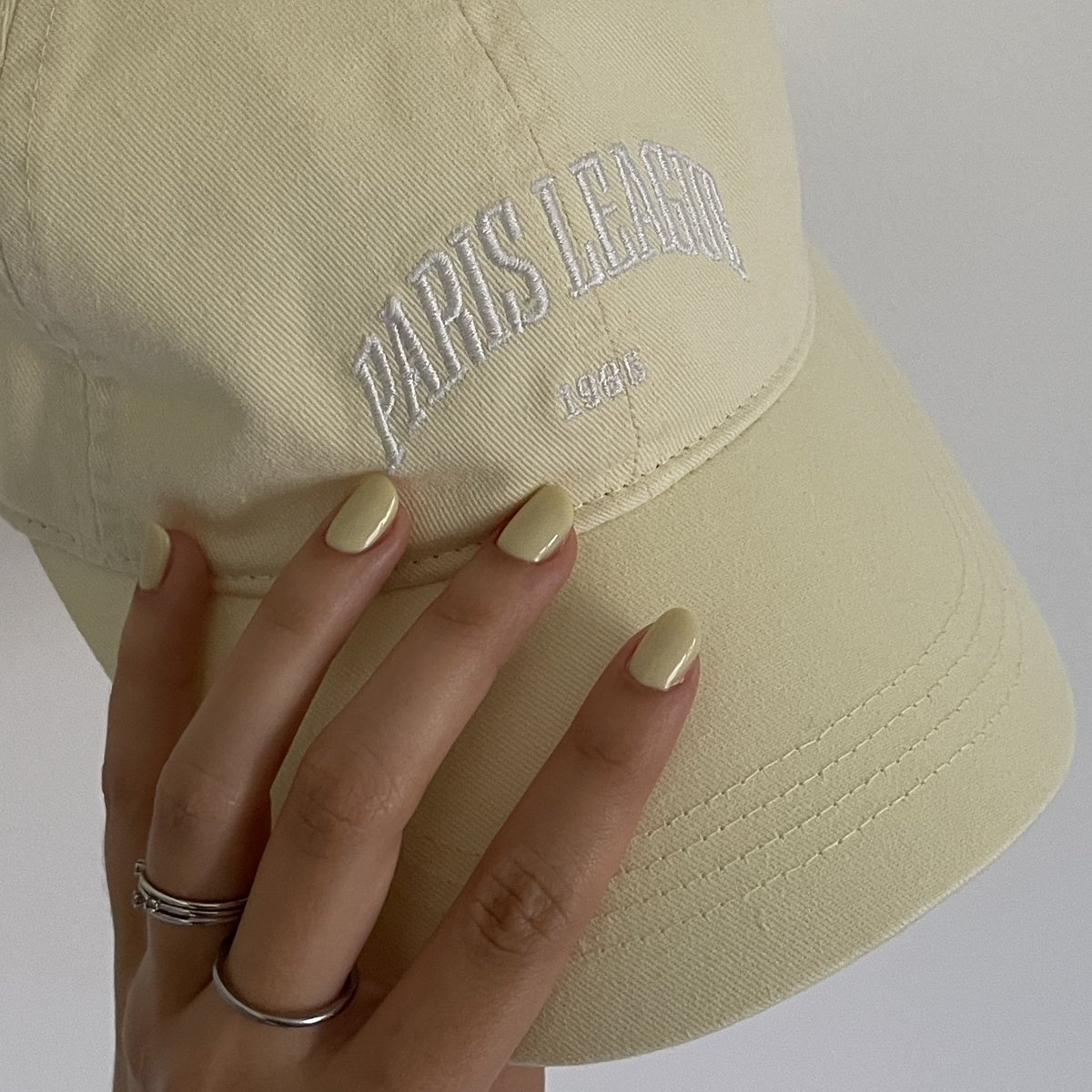 colore così bello che ho dovuto abbinare unghie-cappellino