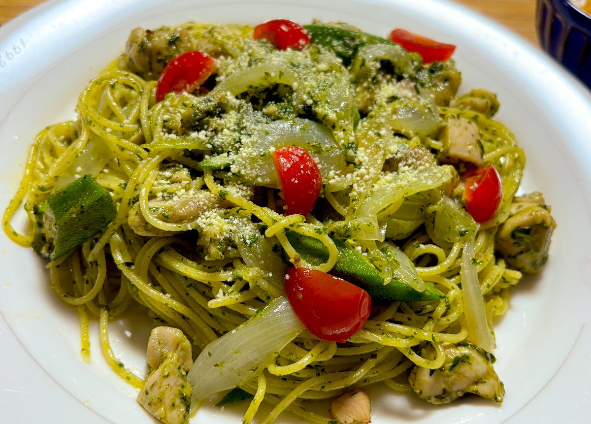 今日は上手くできたー！
＼(^o^)／美味しい！♪♪
（前回はパサパサしてた💦）
#ジェノヴェーゼ #バジル