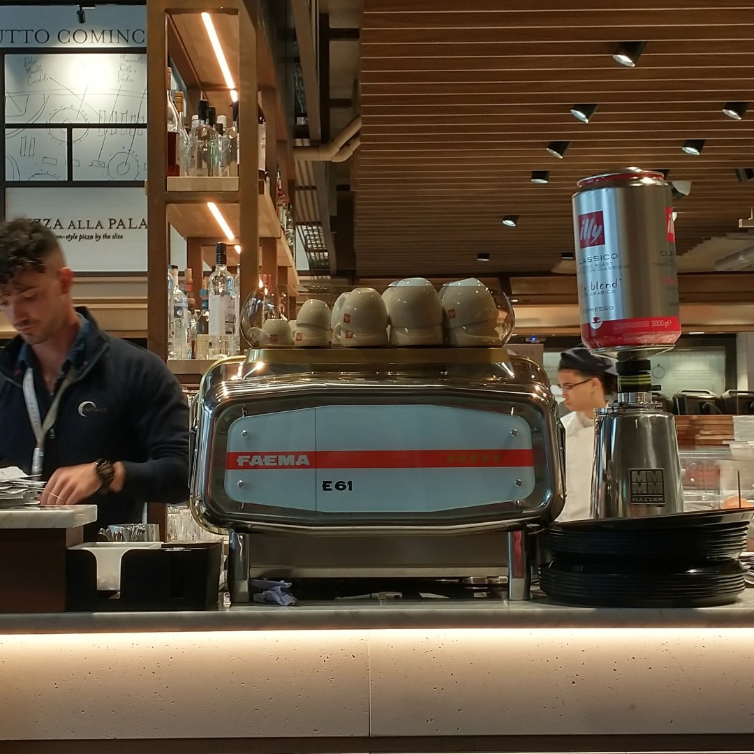 Want to know how to increase your cafe's footfall?

It's something we always think about when fitting out your cafe.

We put together some top tips on how to maximise foot traffic and retain customers!

To read our guide, click here: mulmar.com/information-gu…

#SpecialityCoffee