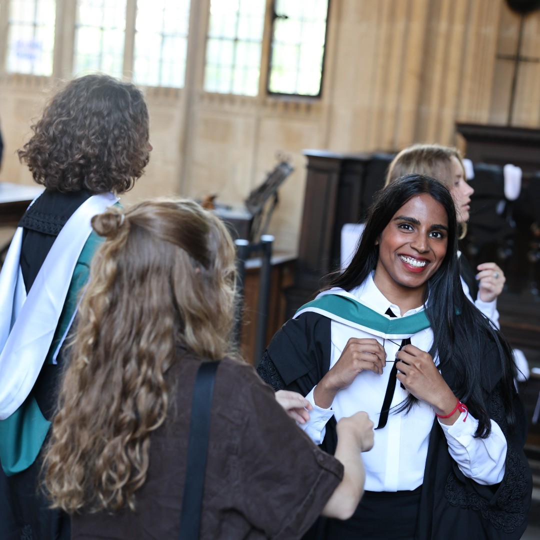 ExeterCollegeOx's tweet photo. 🎓 That’s a wrap on summer graduations!

Huge congratulations to our amazing graduands — you’ve absolutely smashed it.

Here’s to a well-earned break and an even better summer ahead. 🌞

#ExeterCollegeOxford #OxfordUniversity #ExeterAlumni #FloreatExon https://t.co/RP7dvV9Kgy