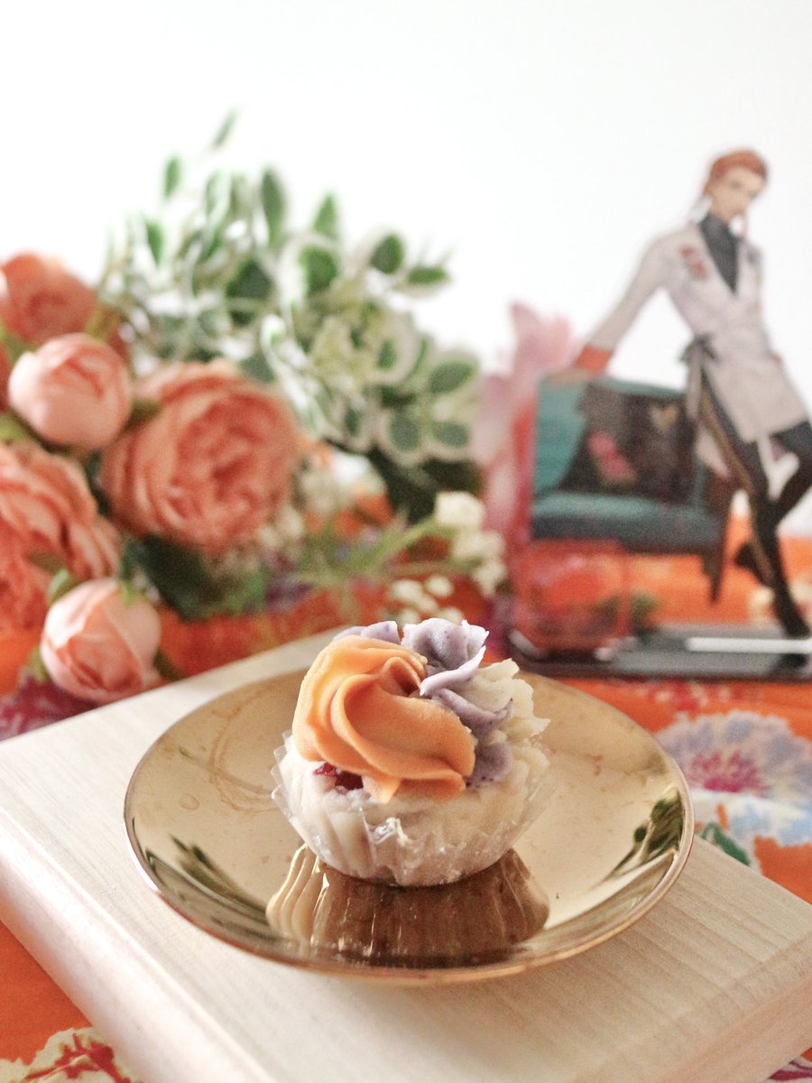 mooooooooorita's tweet photo. タケノとおはぎPresents
『うたの☆プリンスさまっ♪』15周年記念おはぎー神宮寺レンver.ー

ほんと美しい…✨！！
もっちもちのもち米に黒米が混じってたり、餡には細かく刻んだレモンピールとクランベリーが入って爽やかになってたり、見た目から味まで楽しませていただきました☺️🧡 https://t.co/OT8Vo2chXO