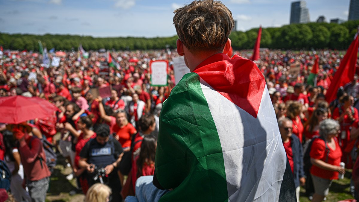 Israel is destined to lose the war

🔴 Pro-Israeli European governments want to appear to be fulfilling the demands of their own public. However, these European governments will not succeed in silencing their peoples. As the Turkish proverb says, “the spear no longer fits in the