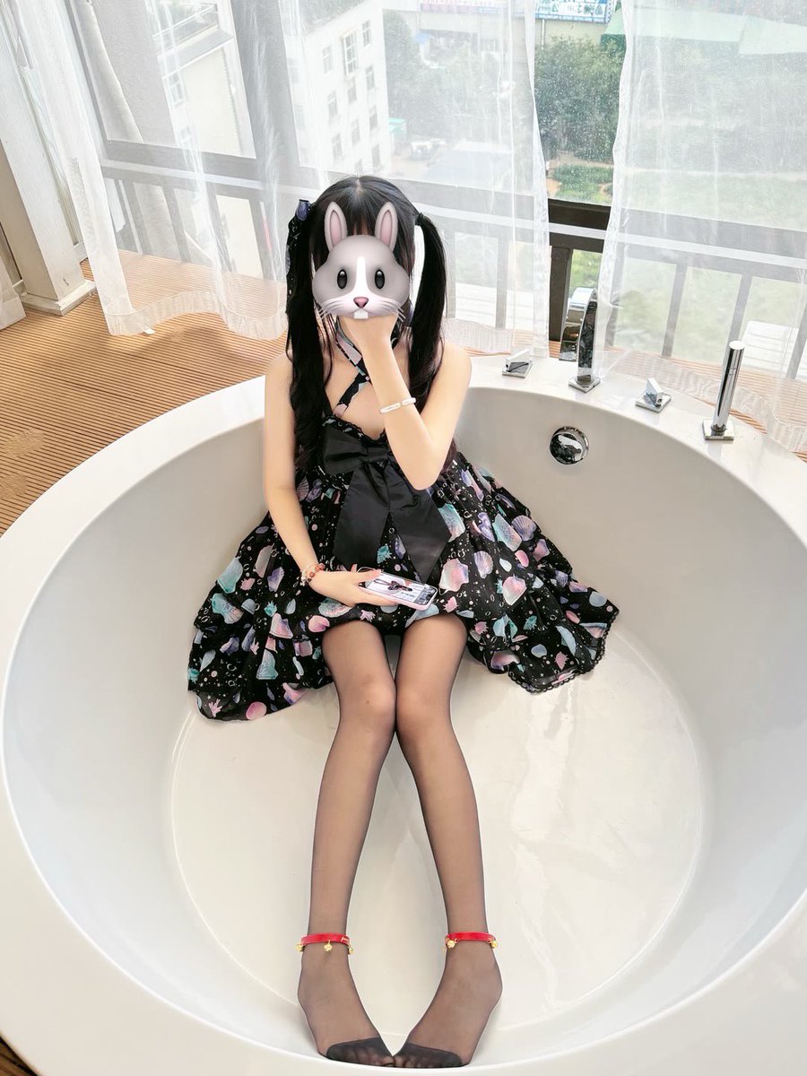 quqloveee's tweet photo. 其实退一万步来说的话 退一万步有点累TvT #萝莉 https://t.co/V8kG2VVAP7